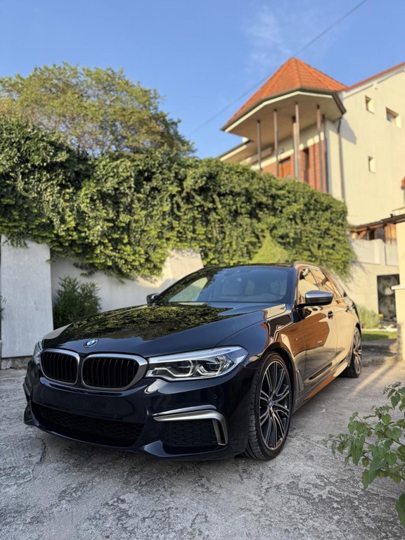 BMW rad 5 Touring M550D xDrive 2O2O