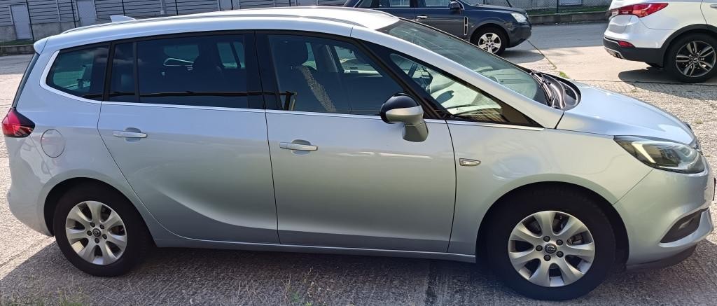 Opel Zafira Tourer Combi 99kw Manuál