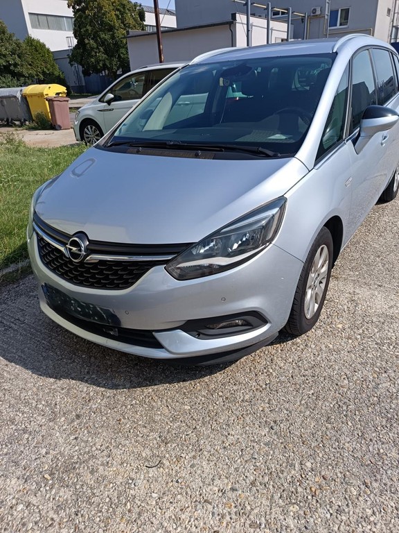 Opel Zafira Tourer Combi 99kw Manuál