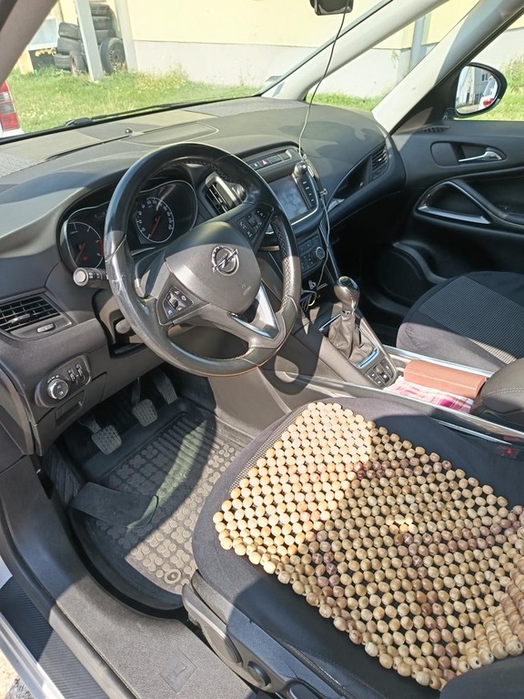 Opel Zafira Tourer Combi 99kw Manuál