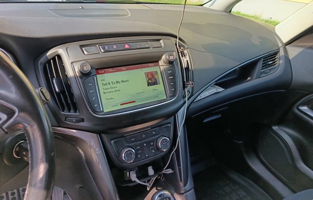 Opel Zafira Tourer Combi 99kw Manuál
