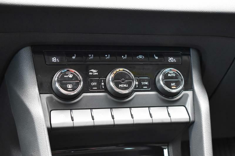 Škoda Karoq 2.0TDI 4x4*STYLE+*DSG*TAŽNÉ*ČR