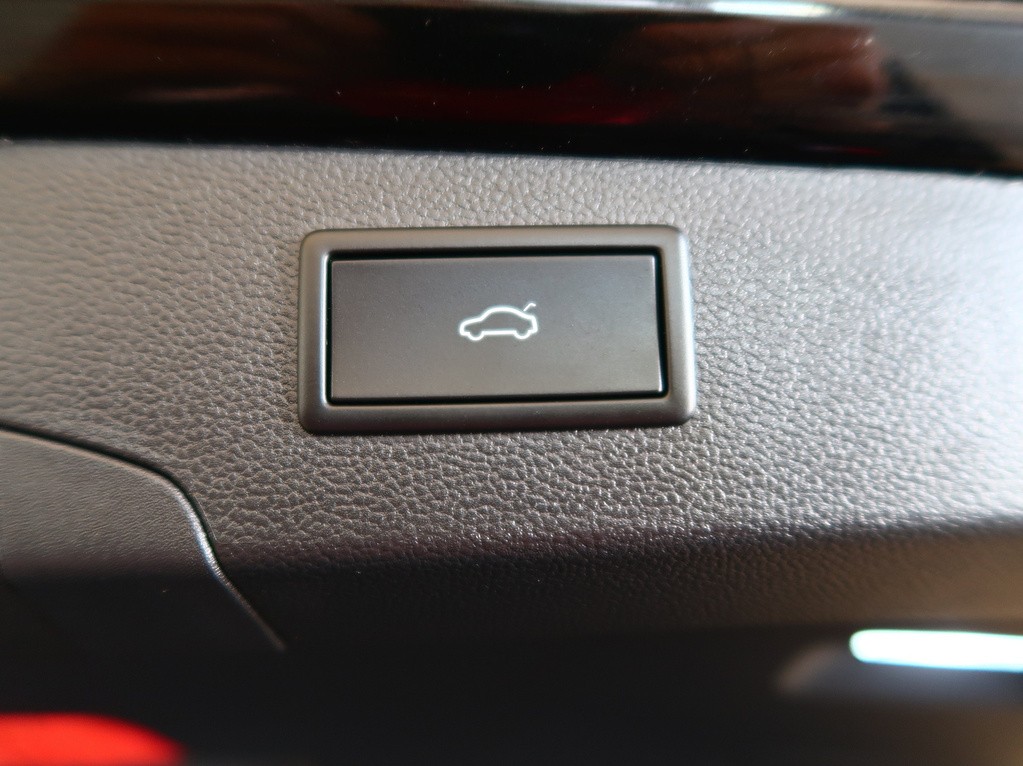 Skoda Superb Selection 2.0 TDI Továrenská záruka