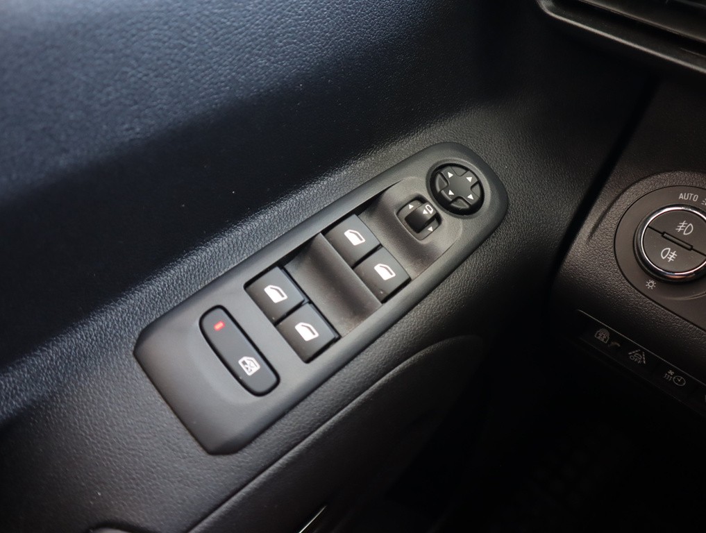Opel Combo Electric 50kWh SoH 91%, Klimatizácia