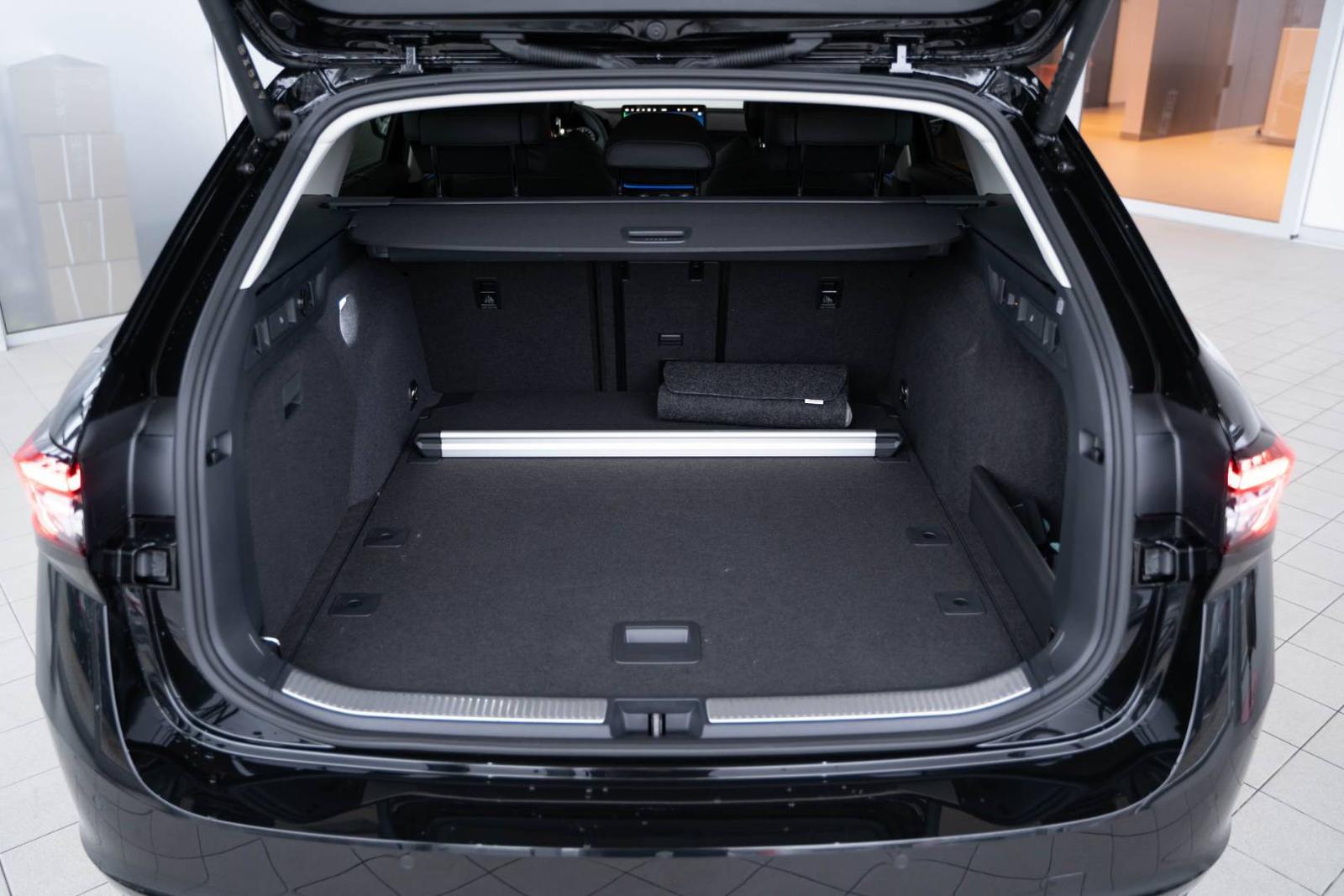 Škoda Superb Combi New  Laurint & Klement, 2.0 TDI 4x4, 142kW, 5d. 2024