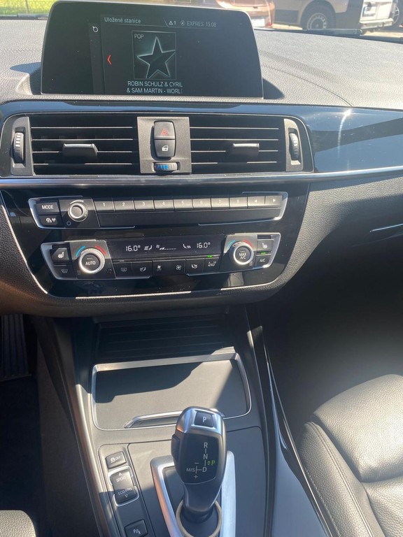 BMW rad 1 118d Sport Line A/T