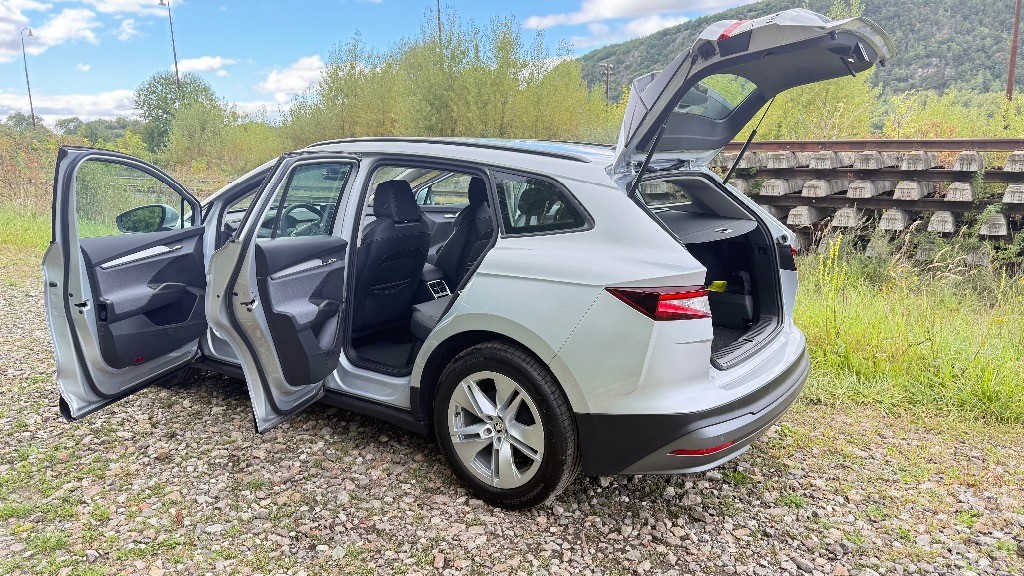 Škoda Enyaq 50 --- NOVÉ V ZÁRUKE --- IBA 52KM nájazd ---