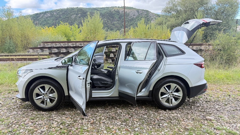Škoda Enyaq 50 --- NOVÉ V ZÁRUKE --- IBA 52KM nájazd ---