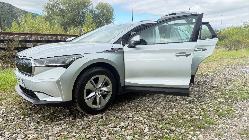 Škoda Enyaq 50 --- NOVÉ V ZÁRUKE --- IBA 52KM nájazd ---