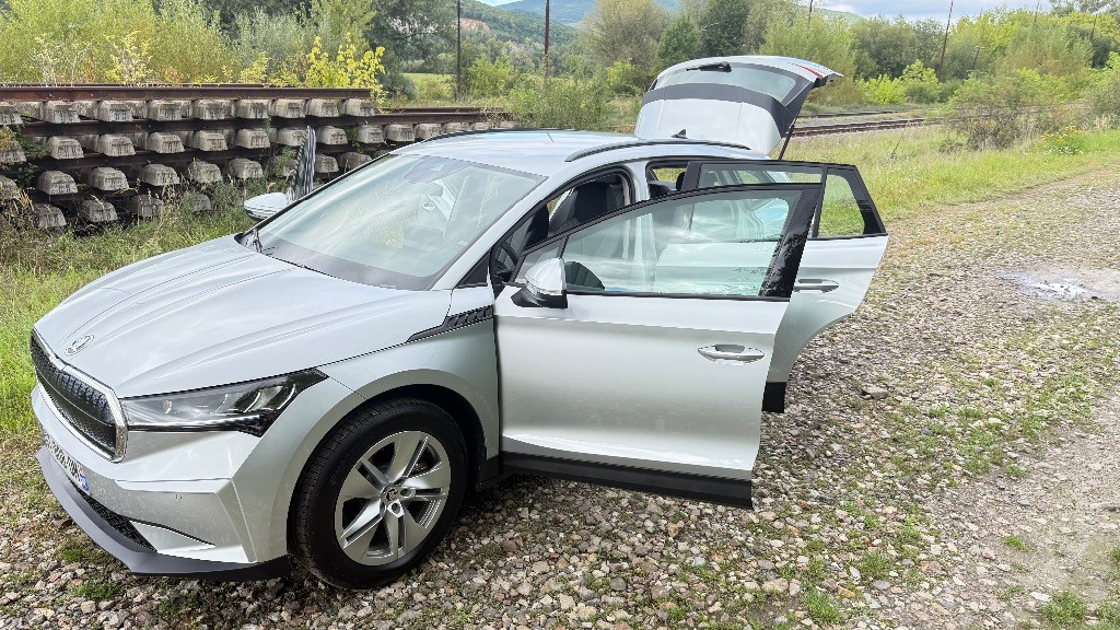 Škoda Enyaq 50 --- NOVÉ V ZÁRUKE --- IBA 52KM nájazd ---