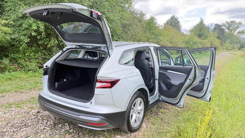 Škoda Enyaq 50 --- NOVÉ V ZÁRUKE --- IBA 52KM nájazd ---
