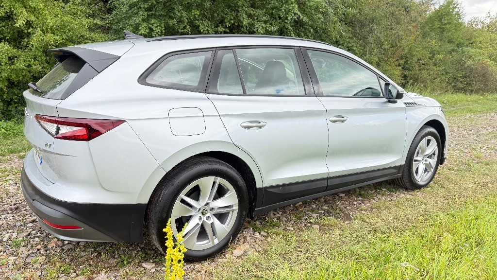 Škoda Enyaq 50 --- NOVÉ V ZÁRUKE --- IBA 52KM nájazd ---