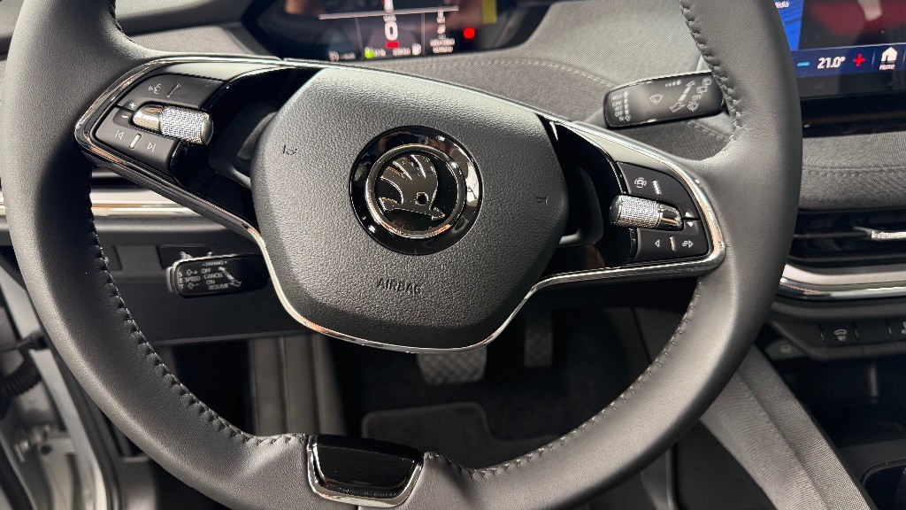 Škoda Enyaq 50 --- NOVÉ V ZÁRUKE --- IBA 52KM nájazd ---