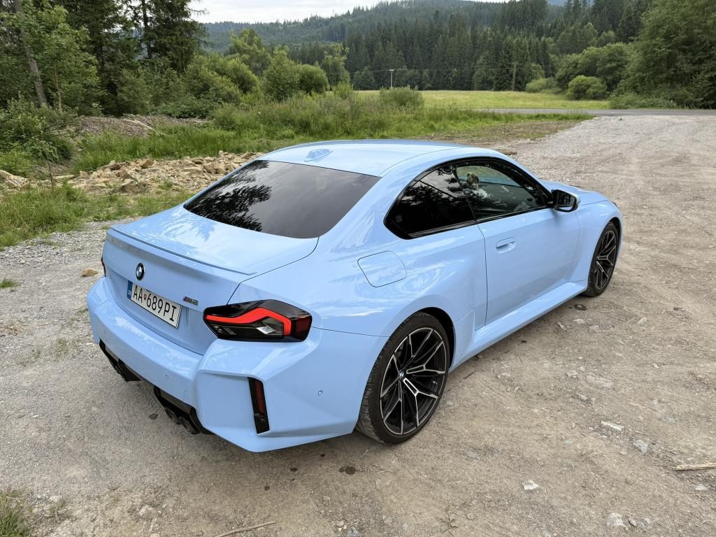 BMW M2 Coupe G87. baby blue. záruka 11/2026
