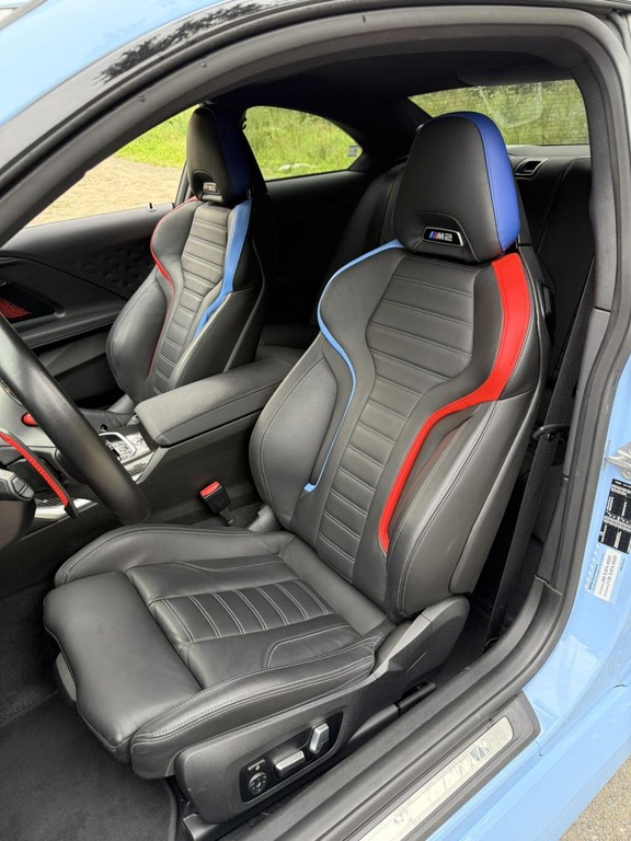 BMW M2 Coupe G87. baby blue. záruka 11/2026