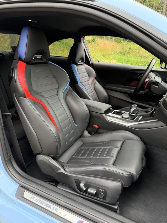 BMW M2 Coupe G87. baby blue. záruka 11/2026