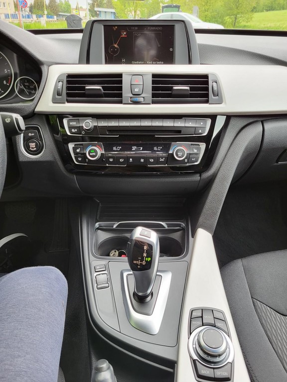 BMW rad 3 GT 320d GT Atvantage A/T8 2017