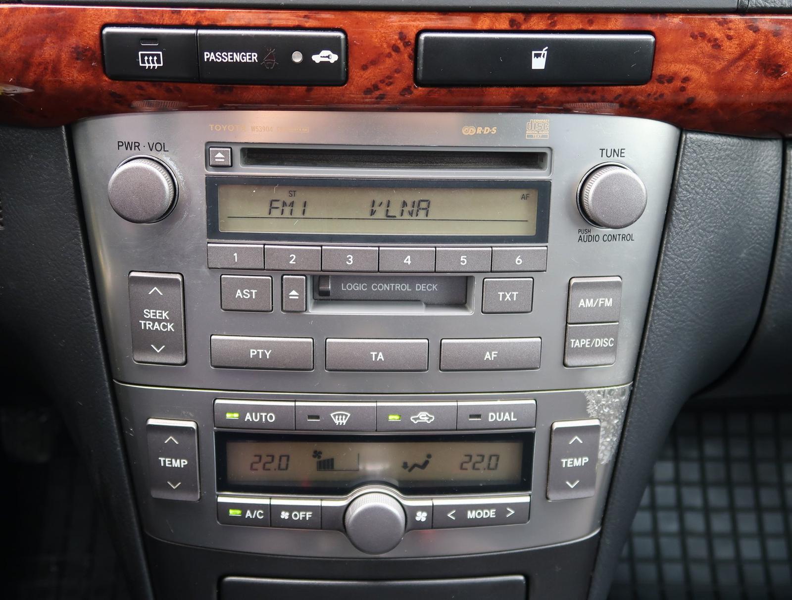 Toyota Avensis Combi 2.0 VVT-i, Base, Serv.kniha, po STK