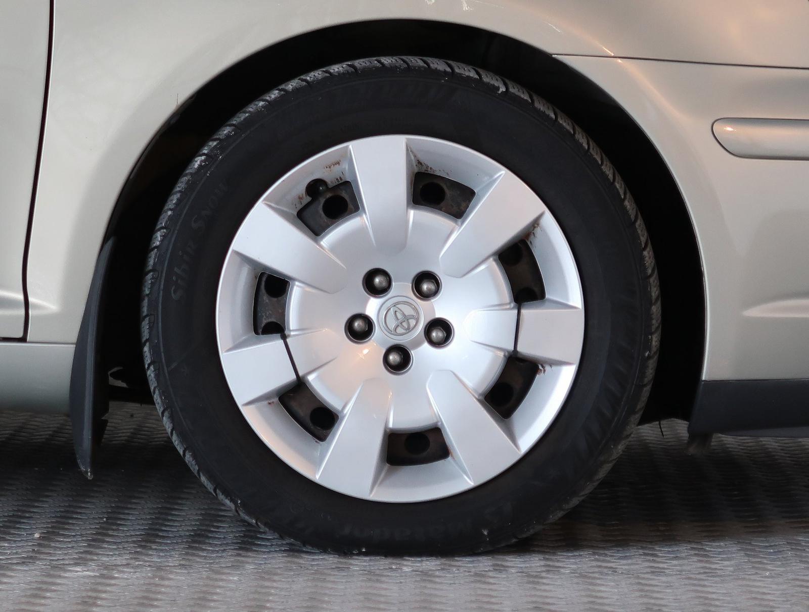 Toyota Avensis Combi 2.0 VVT-i, Base, Serv.kniha, po STK