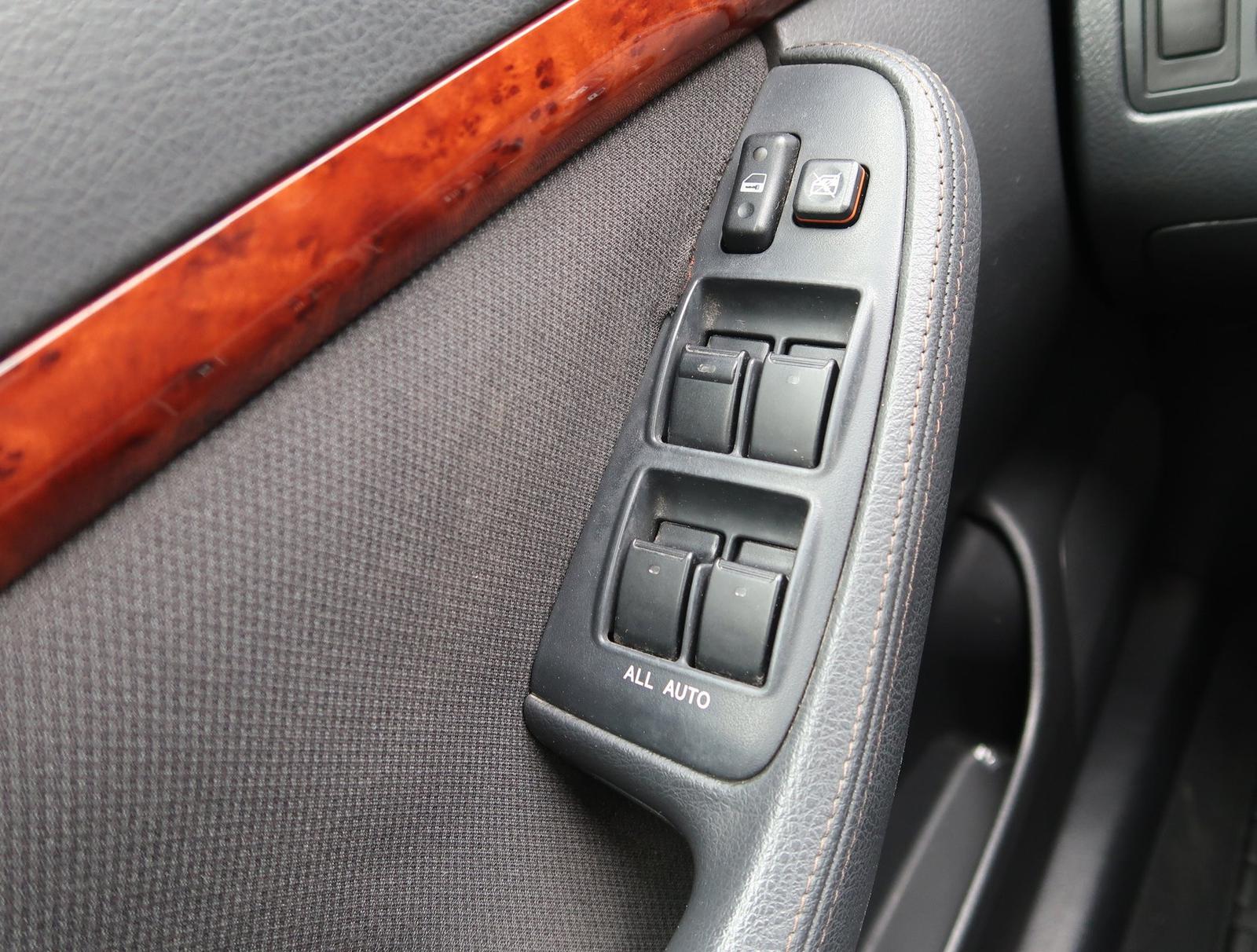 Toyota Avensis Combi 2.0 VVT-i, Base, Serv.kniha, po STK