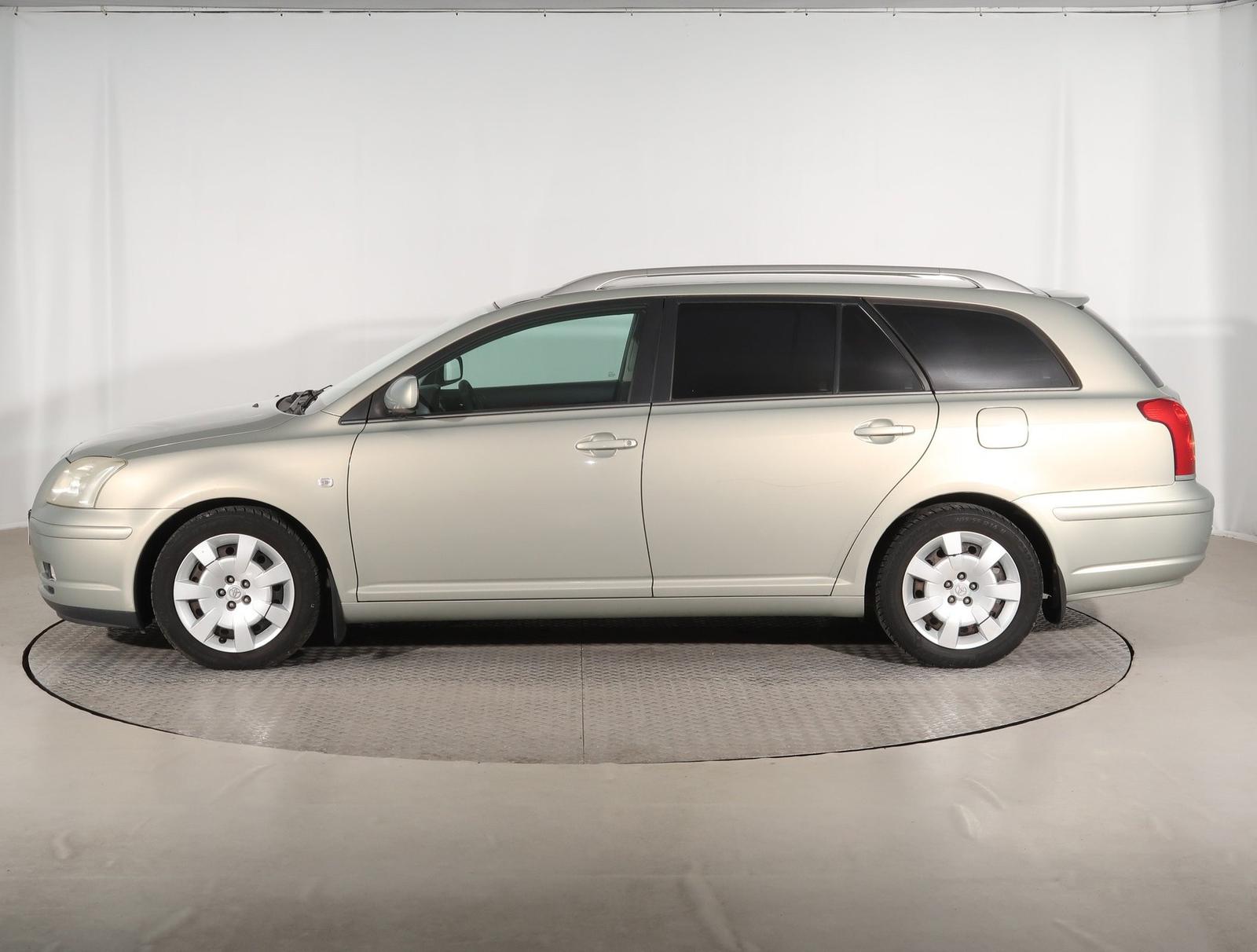 Toyota Avensis Combi 2.0 VVT-i, Base, Serv.kniha, po STK