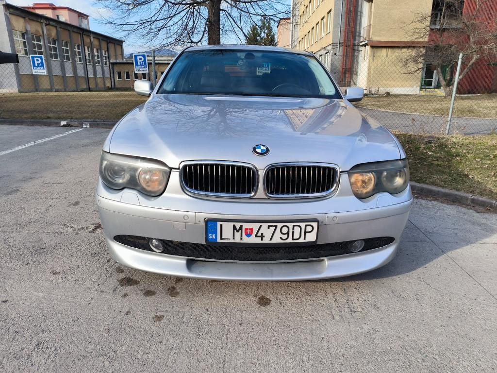 BMW rad 7 745 i A/T