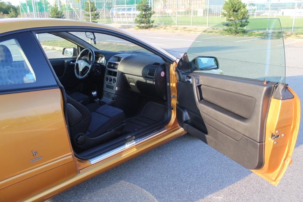 Opel Astra Coupé 2.0 Turbo Bertone