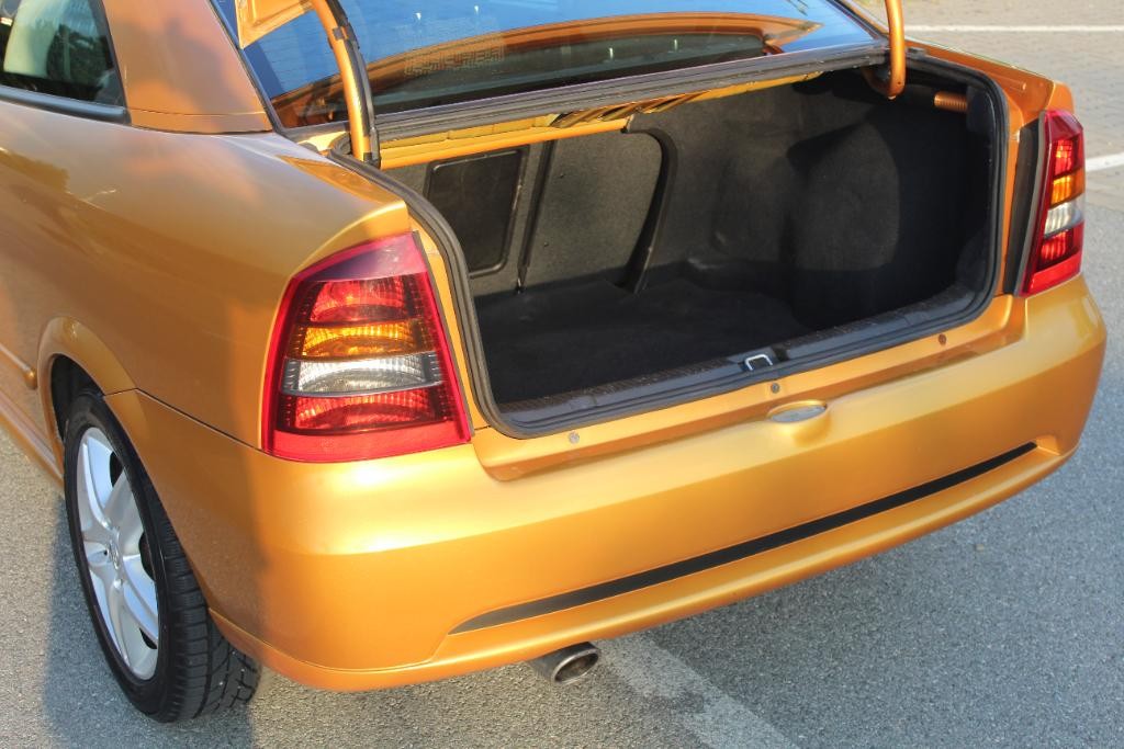 Opel Astra Coupé 2.0 Turbo Bertone
