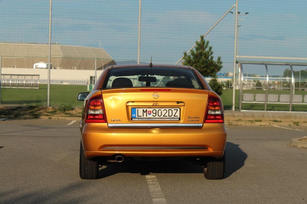 Opel Astra Coupé 2.0 Turbo Bertone