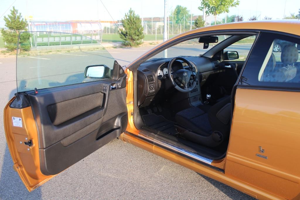 Opel Astra Coupé 2.0 Turbo Bertone