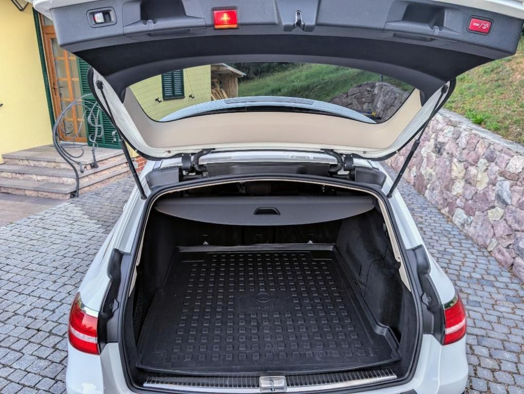 Mercedes E trieda All-Terrain SUV/Combi 190kw Automat