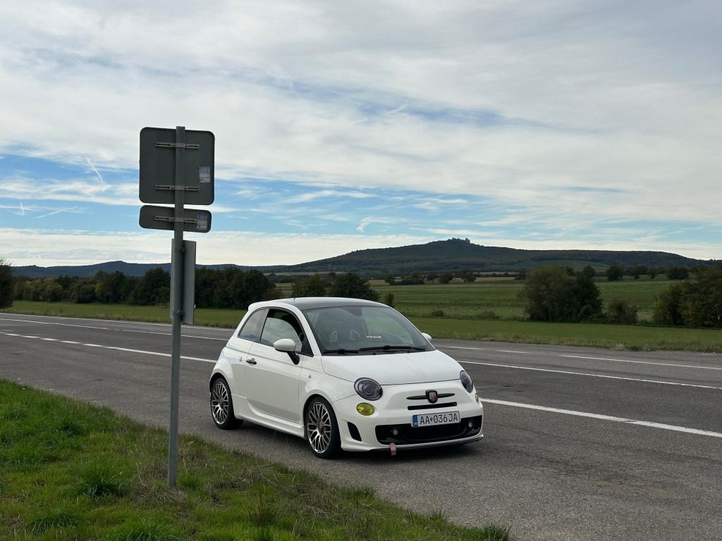 Abarth 500 1.4 TURBO 99kw. Perleť. Xen. AAC