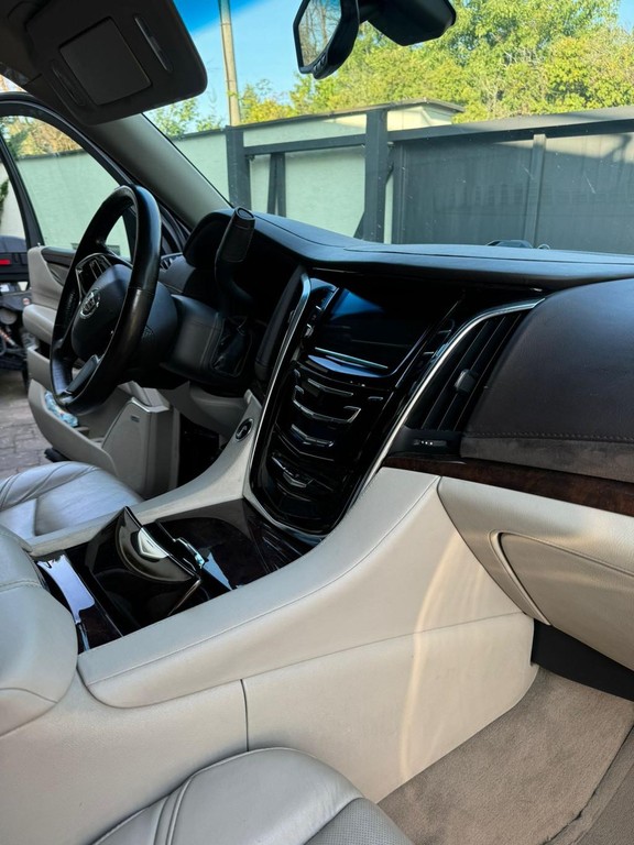 Cadillac Escalade 6.2 V8