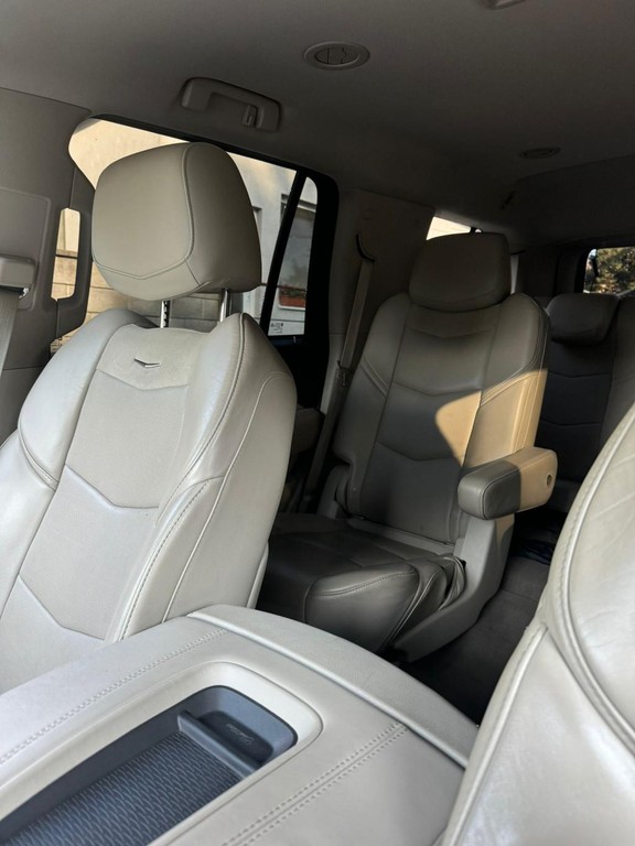 Cadillac Escalade 6.2 V8