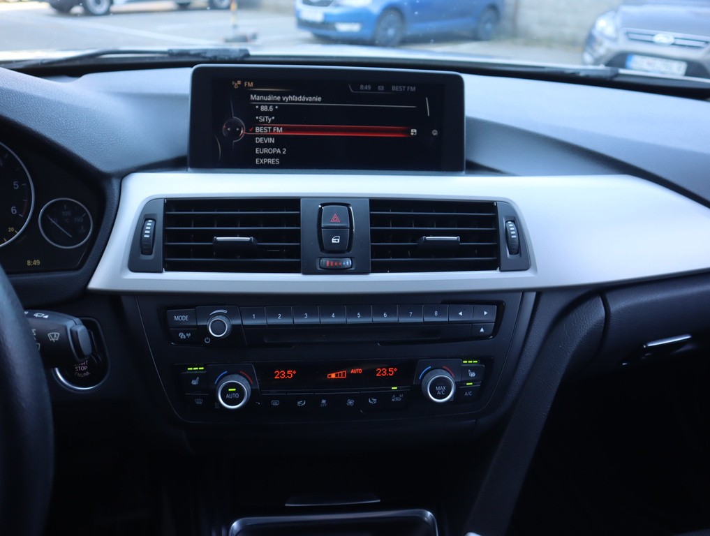 BMW 3 320 d xDrive Automat, Serv.kniha, Koža, Navigácia