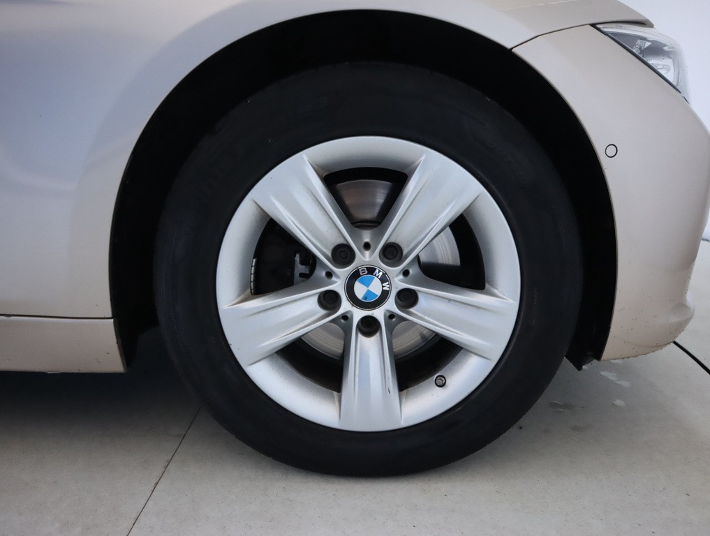 BMW 3 320 d xDrive Automat, Serv.kniha, Koža, Navigácia