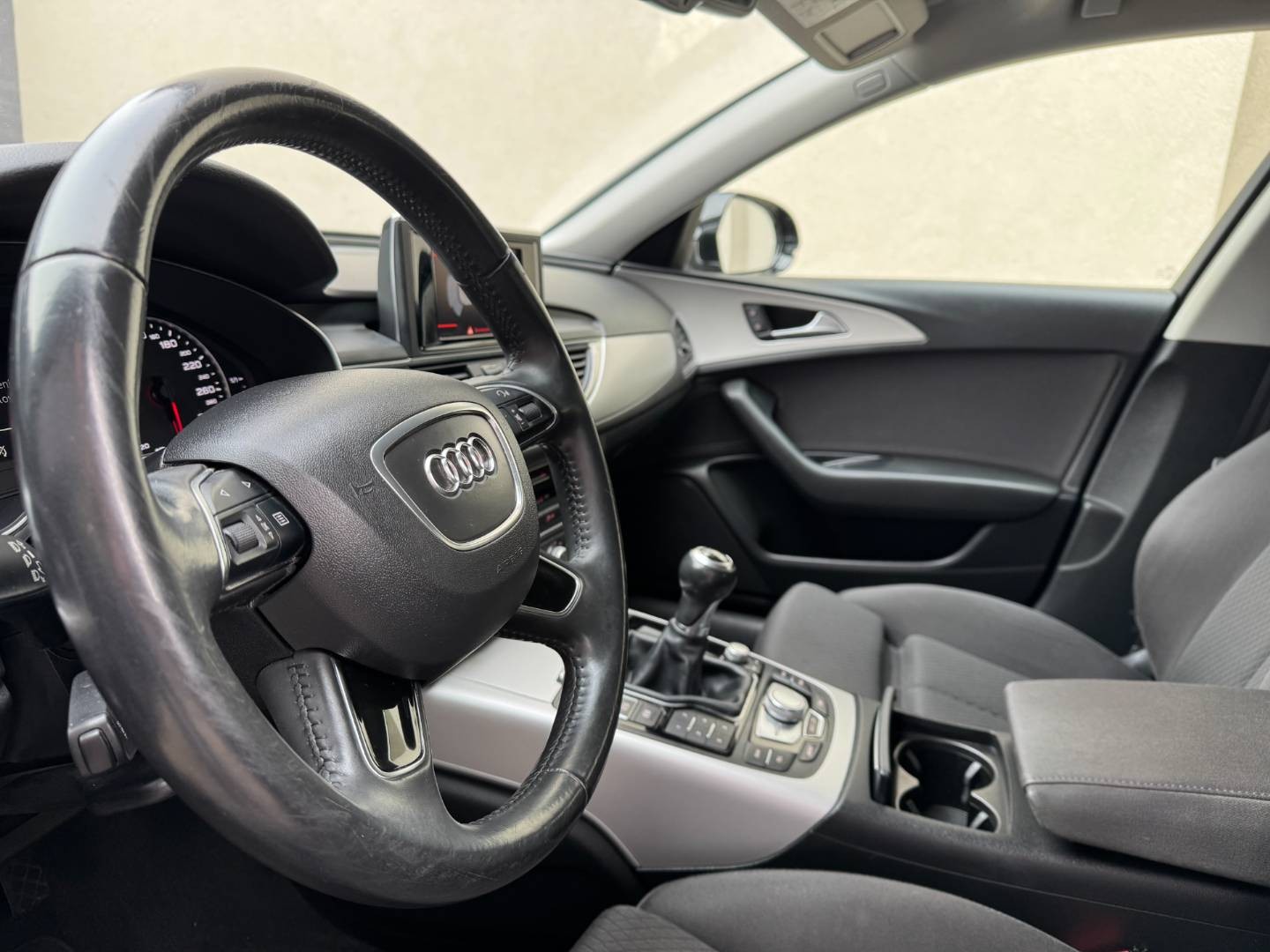 Audi A6 Avant FACELIFT, 2,0 TDI, MANUÁL, 2/2015, PO SERVISE