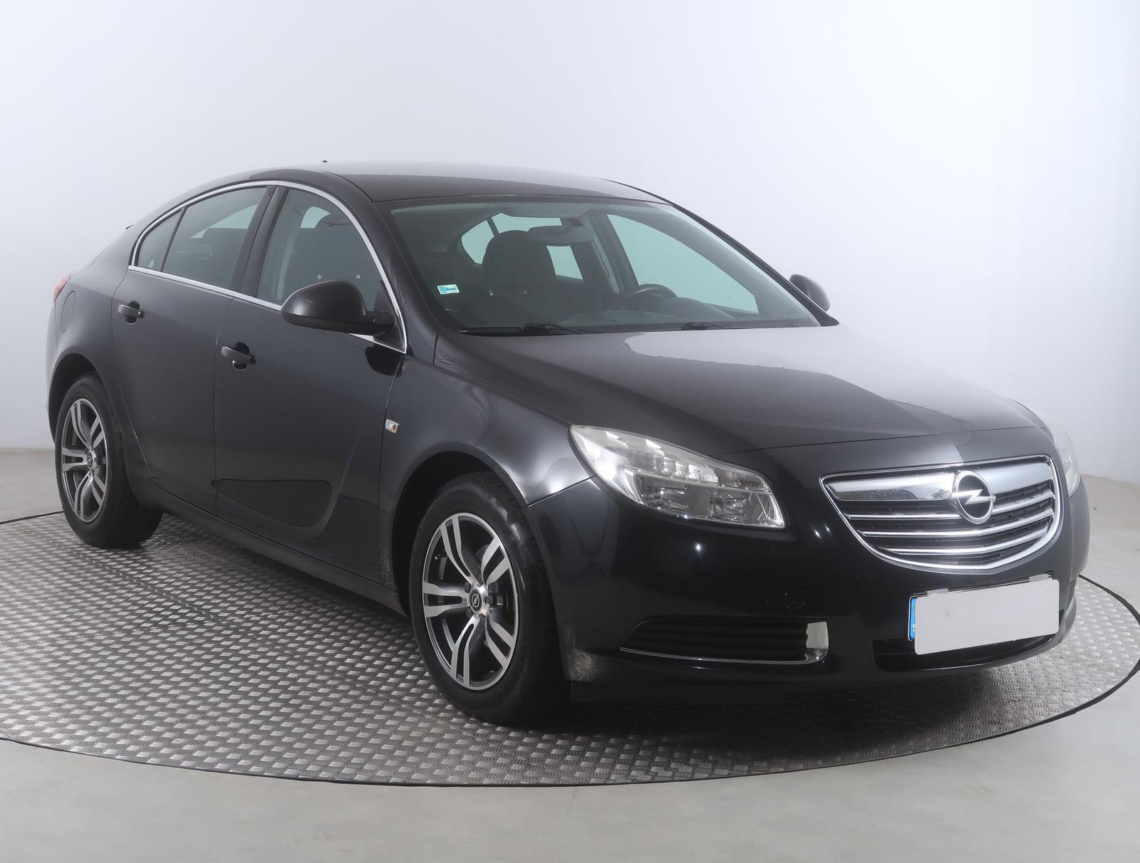 Opel Insignia 2.0 CDTI Serv.kniha, Navigácia, Klíma