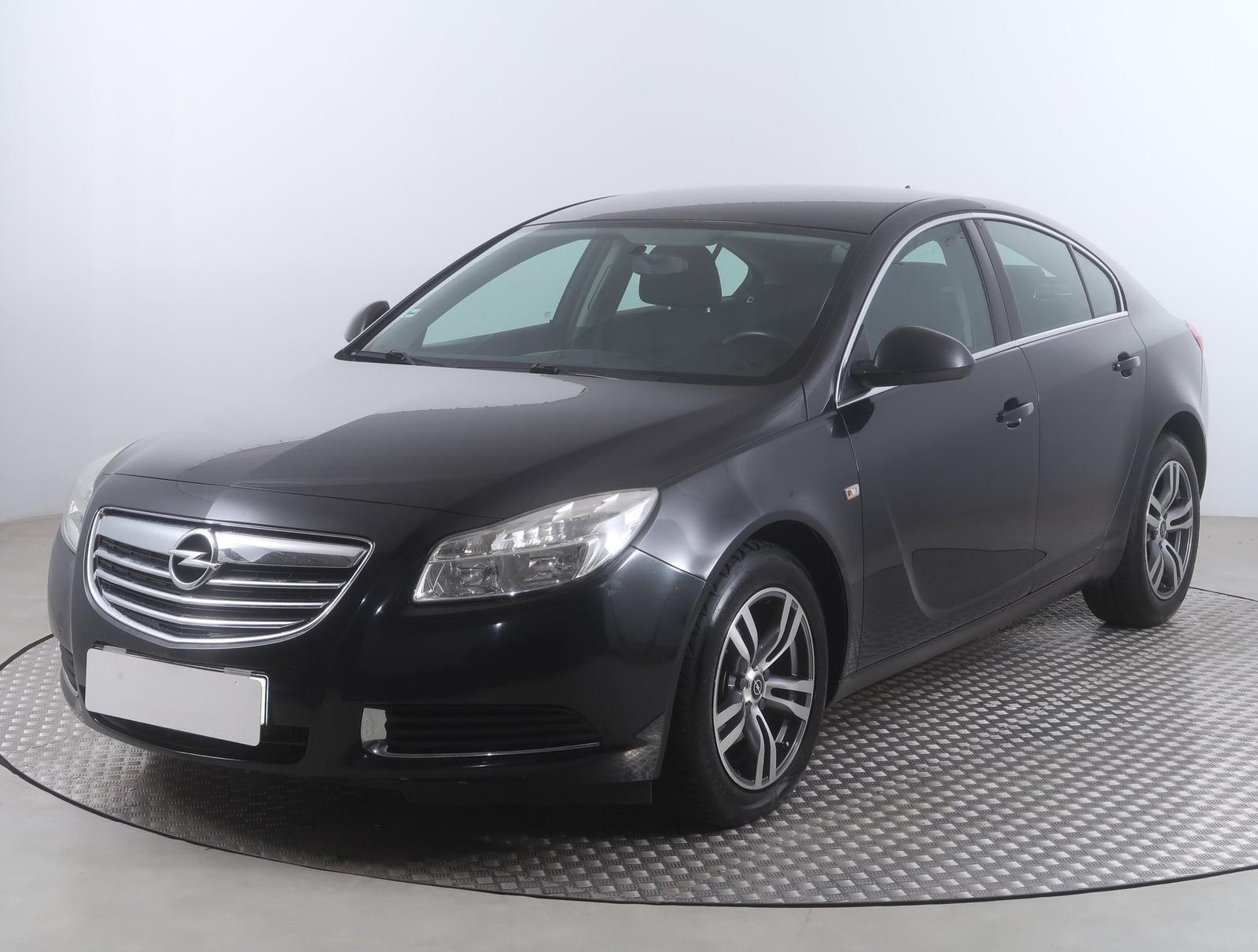 Opel Insignia 2.0 CDTI Serv.kniha, Navigácia, Klíma