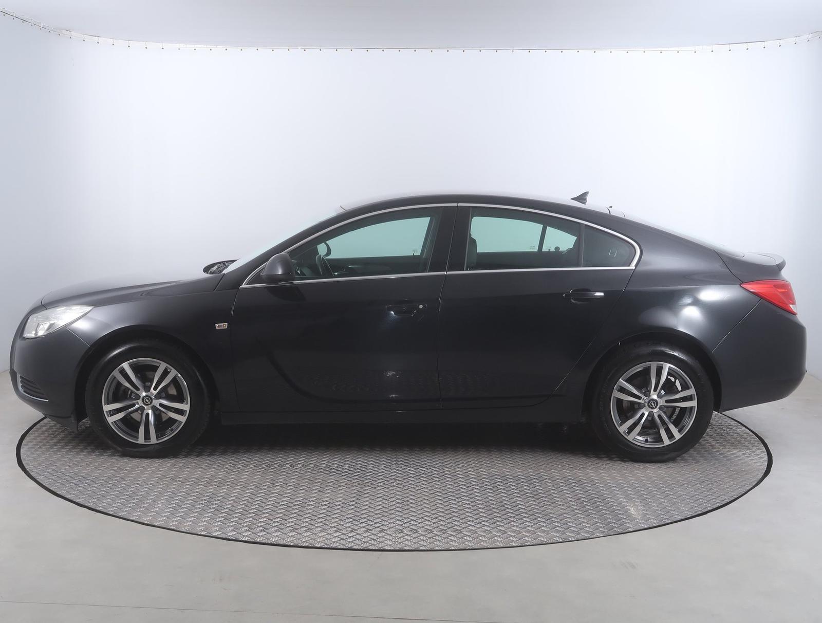 Opel Insignia 2.0 CDTI Serv.kniha, Navigácia, Klíma