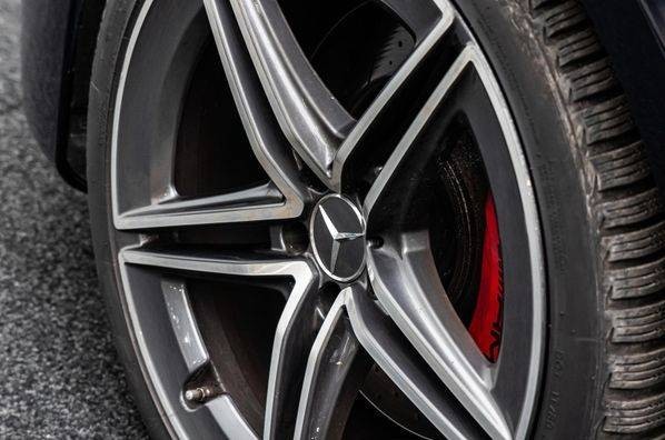 Mercedes-Benz E trieda Sedan Mercedes-AMG  63 S mHEV 4MATIC+ A/T
