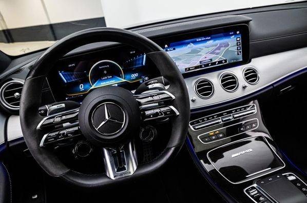 Mercedes-Benz E trieda Sedan Mercedes-AMG  63 S mHEV 4MATIC+ A/T