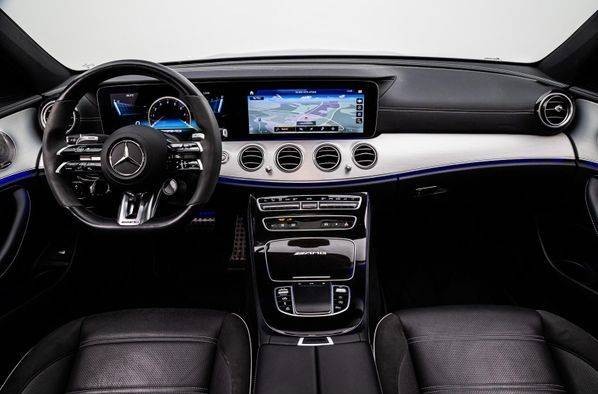 Mercedes-Benz E trieda Sedan Mercedes-AMG  63 S mHEV 4MATIC+ A/T