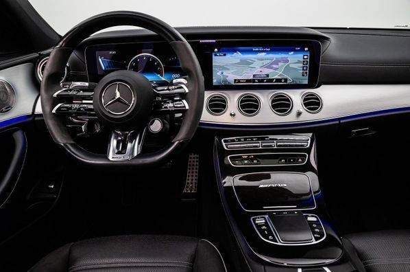 Mercedes-Benz E trieda Sedan Mercedes-AMG  63 S mHEV 4MATIC+ A/T