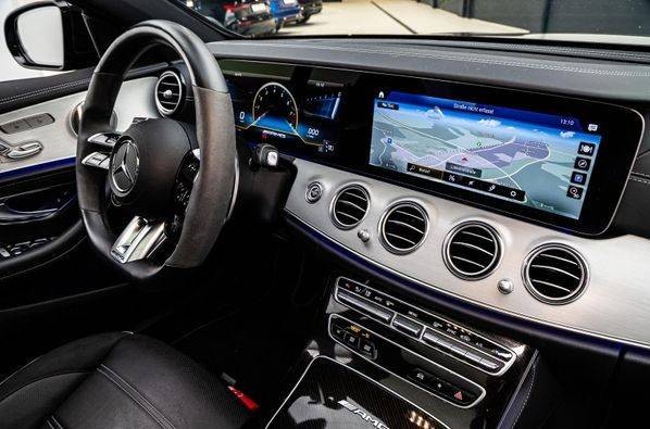 Mercedes-Benz E trieda Sedan Mercedes-AMG  63 S mHEV 4MATIC+ A/T