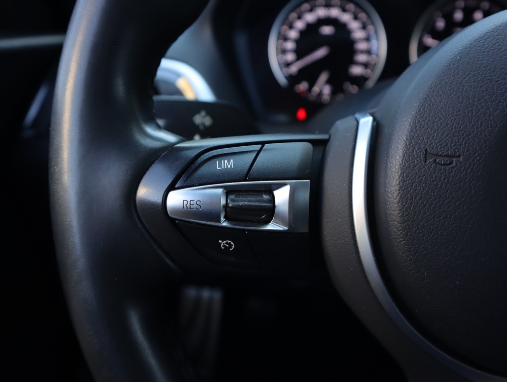 BMW 1 M Sport 116i Serv.kniha, Navigácia, Tempomat