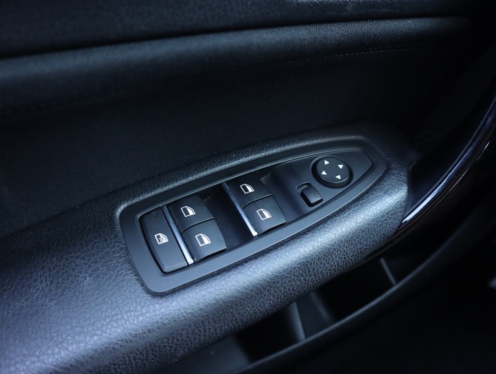 BMW 1 M Sport 116i Serv.kniha, Navigácia, Tempomat