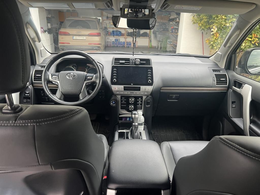 Toyota Land Cruiser 2.8 D-4D 204 Executive A/T 4x4