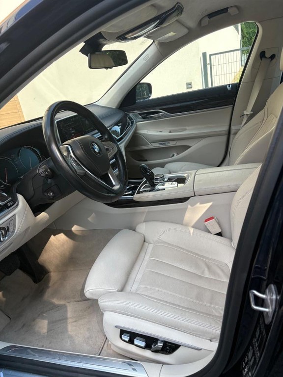 BMW rad 7 730d xDrive A/T