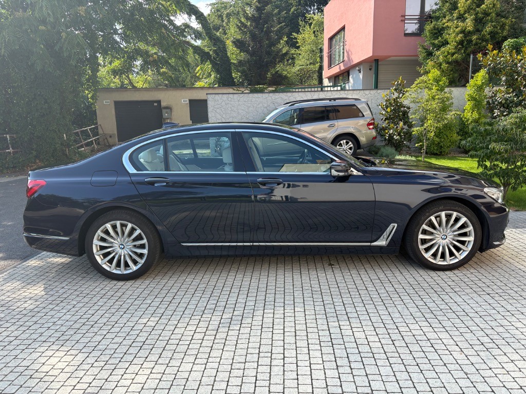 BMW rad 7 730d xDrive A/T